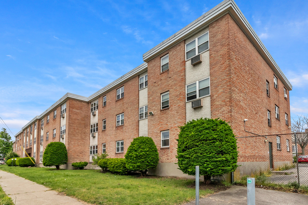 The Westnor Apartments was one of the multifamily apartment properties that closed recently in Connecticut.