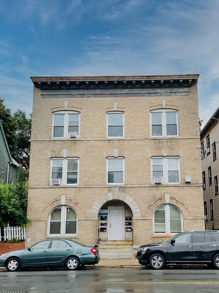 Connecticut, sold for $550,000. Built in 1932, the average unit size is 626 SF and a total square foot of 6,261. The units have on-street parking, spacious updated kitchens, and newer carpet and is a minute from the Brass Mill Mall. 